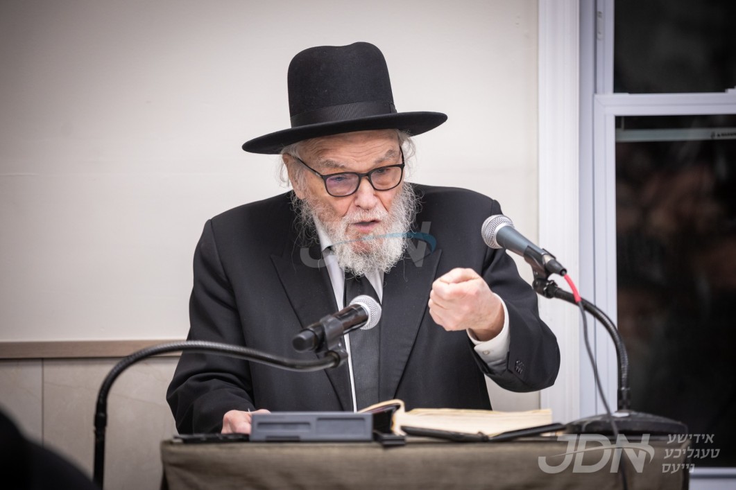 יהא בואו לברכה: הגאון הגדול רבי משה הלל הירש שליט"א ערווארטעט בשערי ארה"ב לטובת ישיבת סלאבאדקע