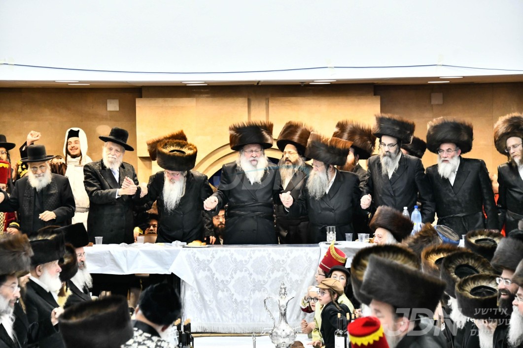 פורים אין חצר הקודש נדבורנה