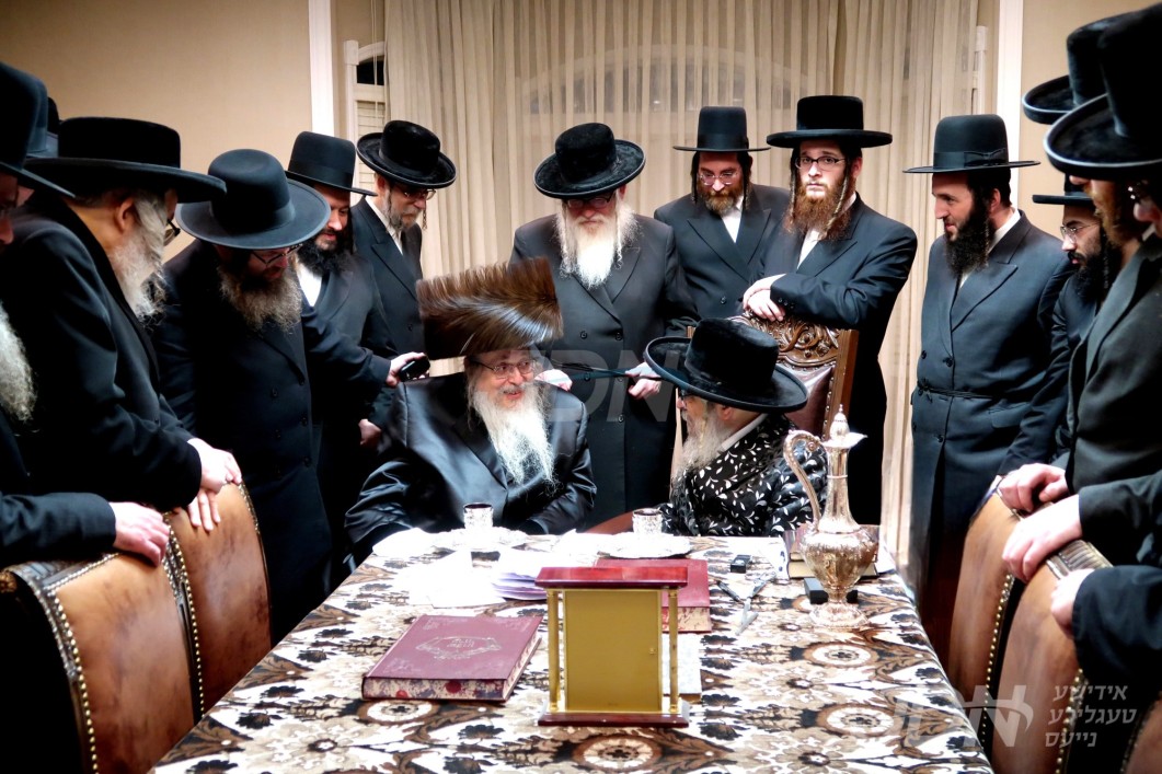 האדמו"ר מטאהש באזוכט ביי האדמו"ר מסאטמאר