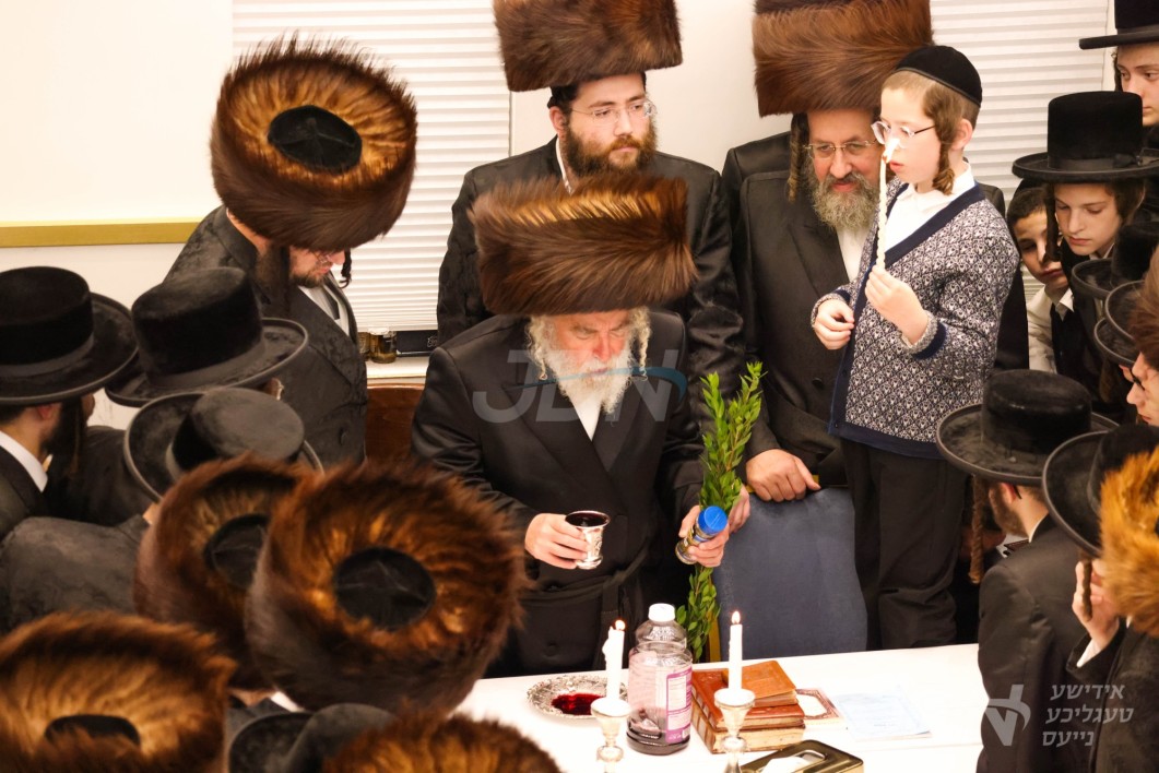 הגה"צ רבי יצחק משה ערלאנגער מוצש"ק אין שכונת חתם סופר, קרית יואל
