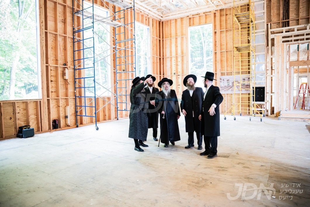 הרבנית הצ' מסאטמאר תליט"א אפגעקויפט זכות שם ההיכל אין ישיבת דרך התורה ד'סאטמאר, ויקרא שמו: היכל ישועות משה