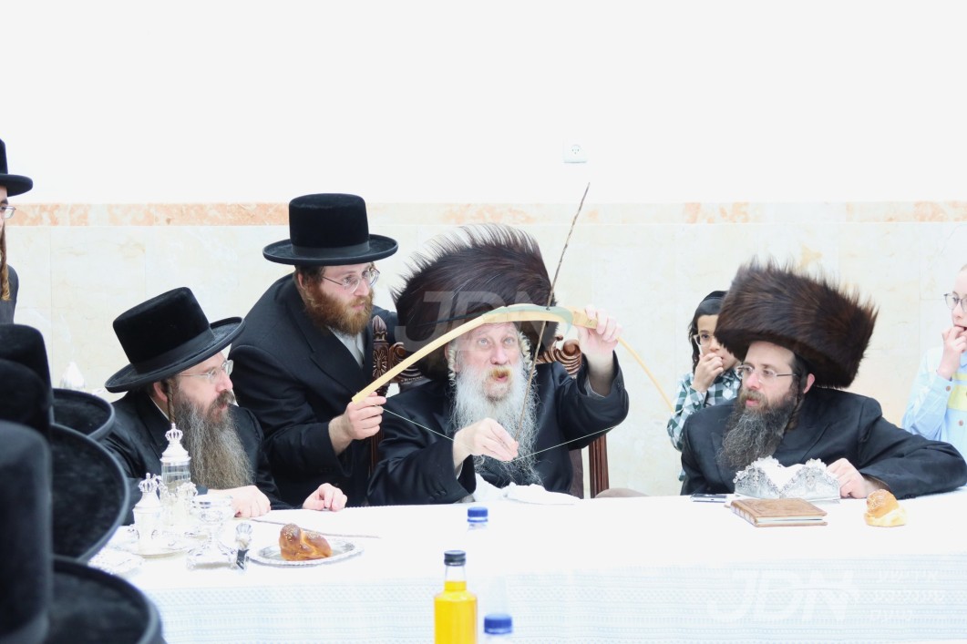 ל"ג בעומר אין חצר הקודש טשארנאביל
