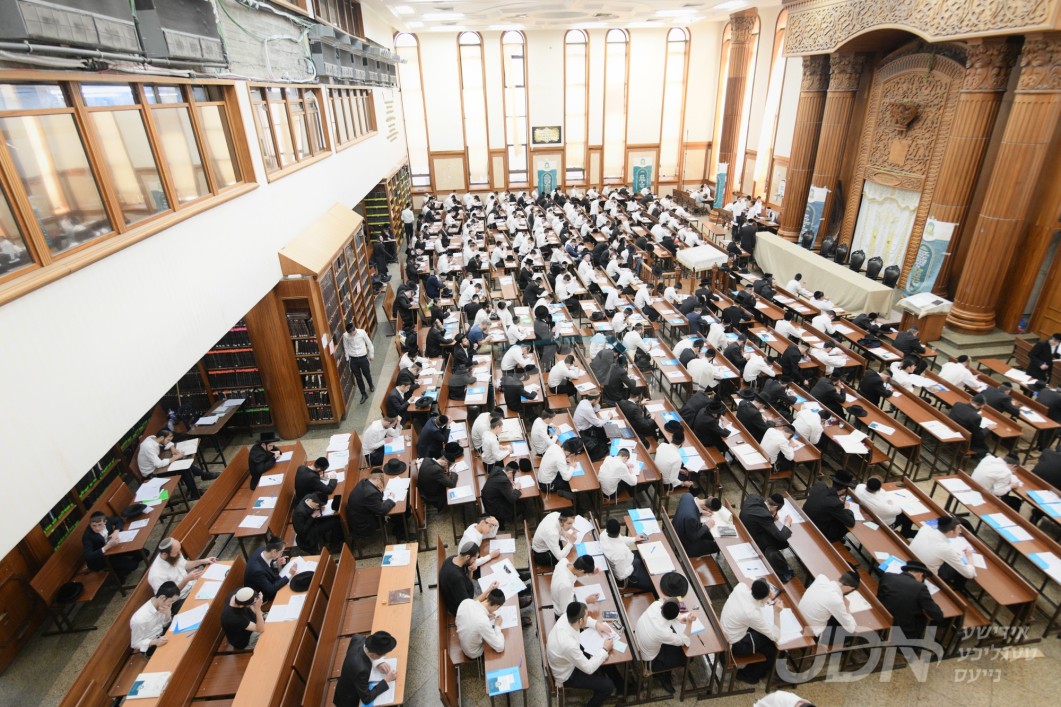 טויזענטער אידן פון אלע שיכטן און קרייזן האבן זיך פארהערט אויף צענדליגער מיליאנען בלעטער גמרא רש"י תוספות  דורך מפעל ושננתם