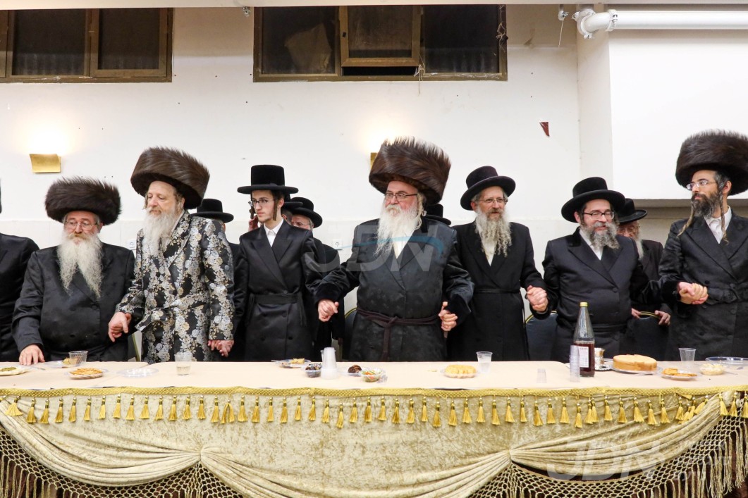 שמחת התנאים בבית דזיקוב וויזניץ - סקולען בני ברק - זוועהיל - ביאלא רמ"א