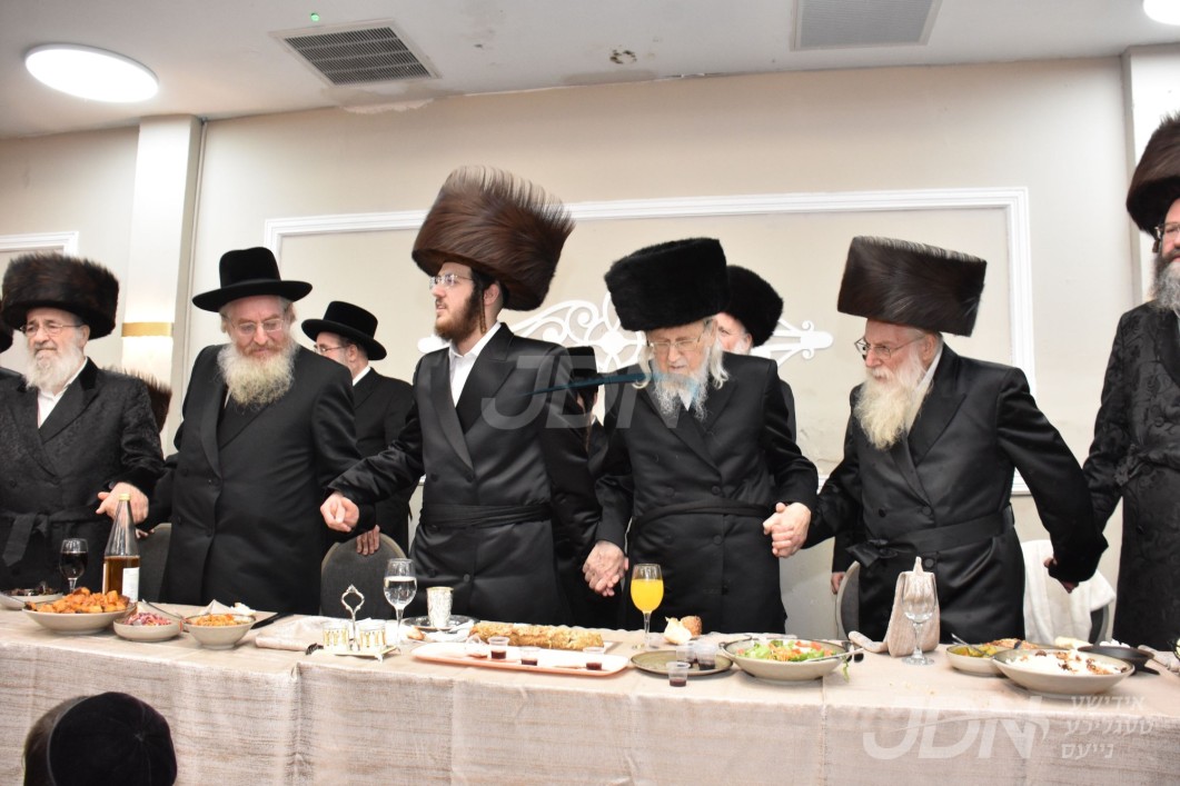 שמחת החתונה פון אן אייניקל פון האדמו"ר מאוזרוב
