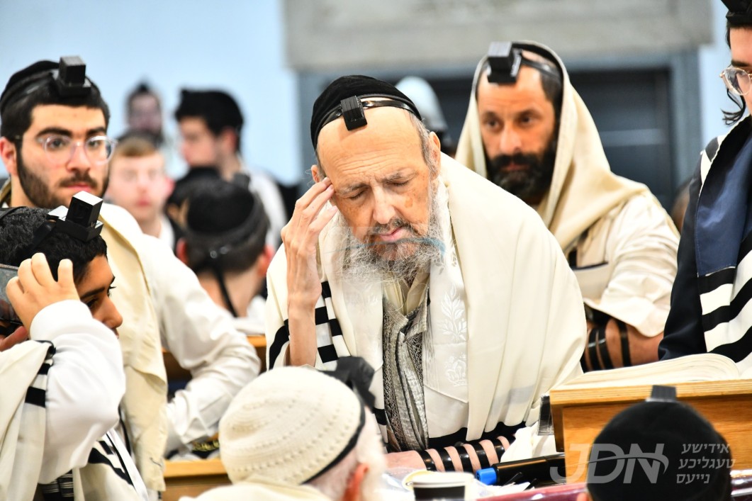 כלל ישראל איז מתפלל לרפואת הגה"צ המקובל רבי דוב קוק שליט"א נאך א פארערגערונג אין די מצב ל"ע