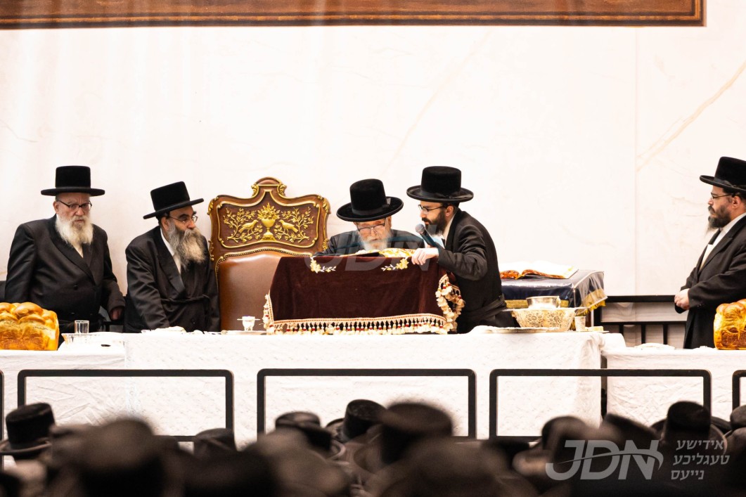 יארצייט פון הרה"ק מסקווירא זי"ע ביי בנו האדמו"ר מסקווירא