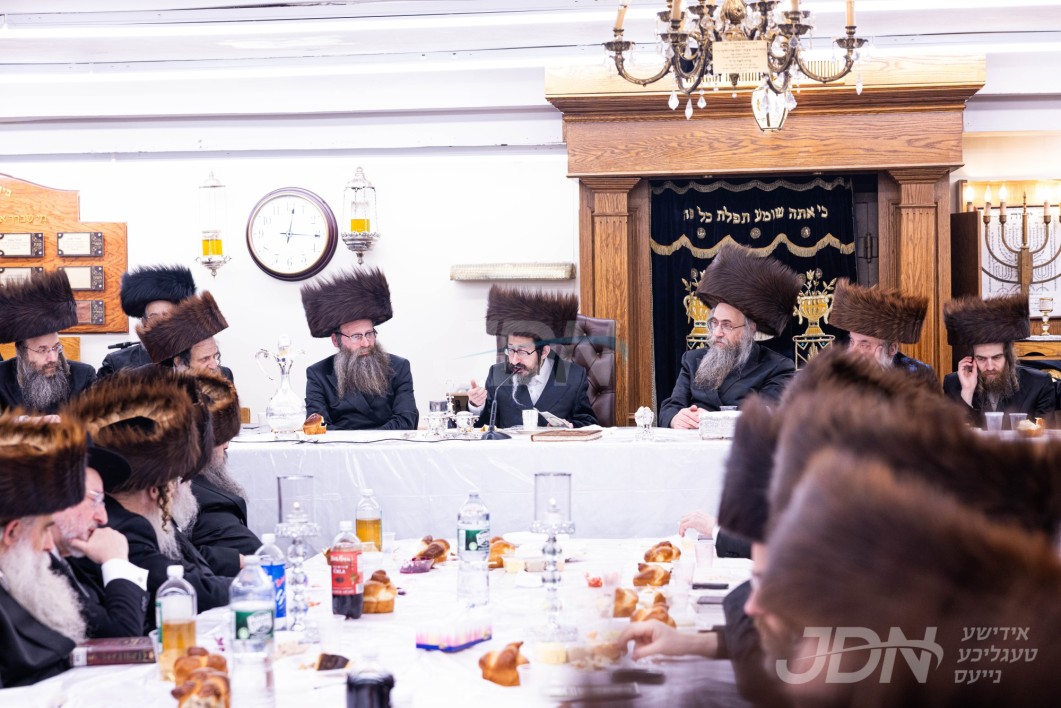 יארצייט פון הרה"ק בעל מאור ישראל מסקולען זי"ע ביי נכדו האדמו"ר מסקולען