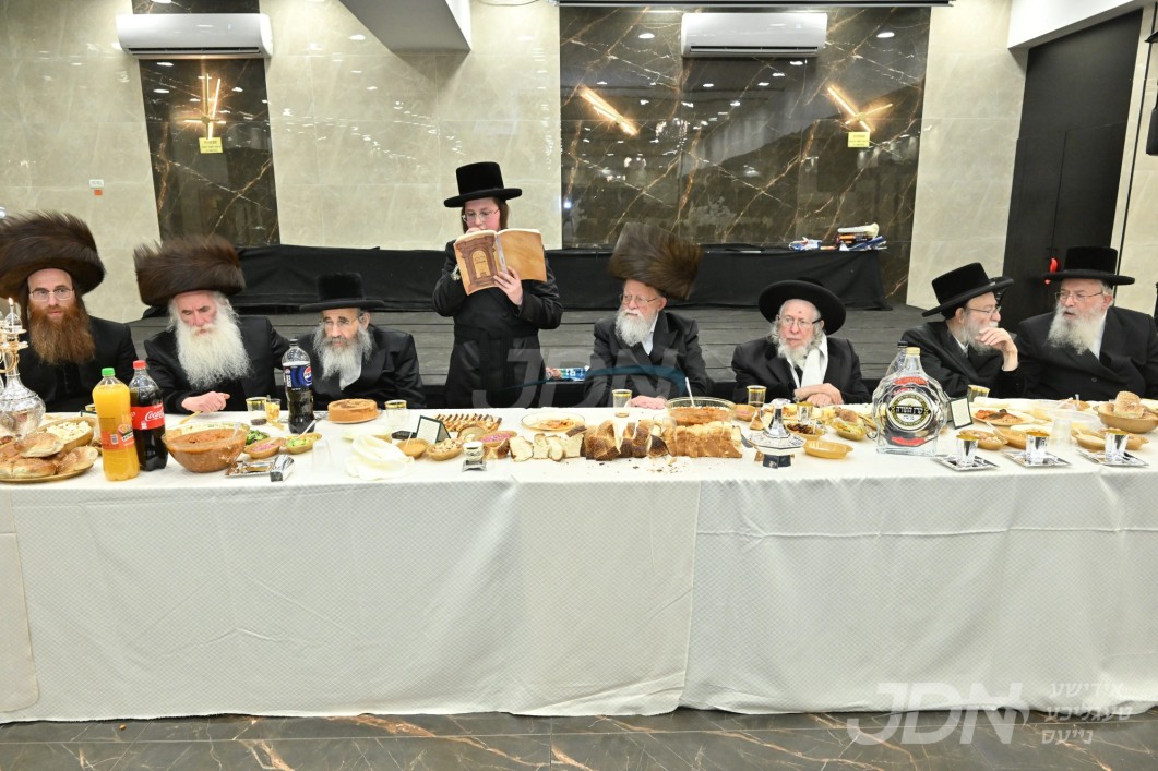 שמחת הבר מצוה פון אן אייניקל פון האדמו"ר מגארליץ