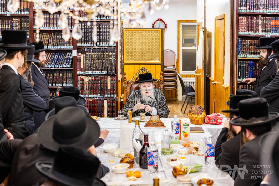 יארצייט פון הרה"ק רבי שלמה מקארלין זי"ע ביי האדמו"ר מלעלוב