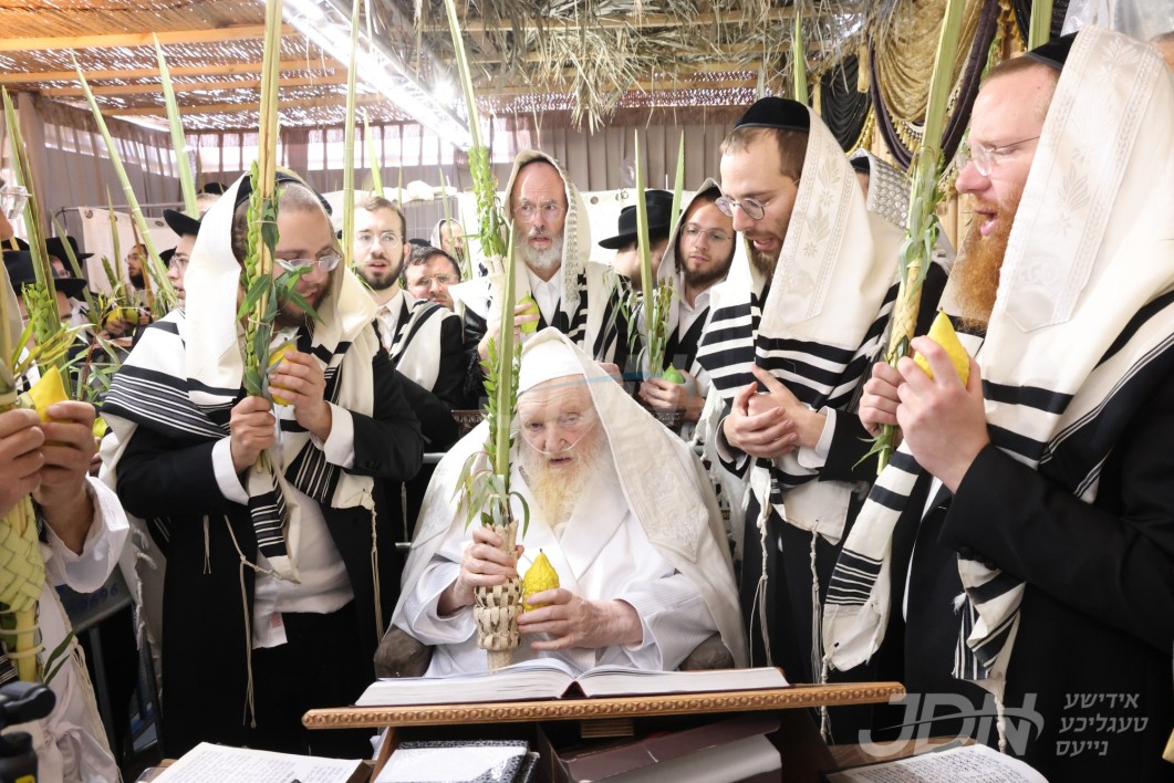 סוכות ביים פוסק הדור מרא דארעא קדישא