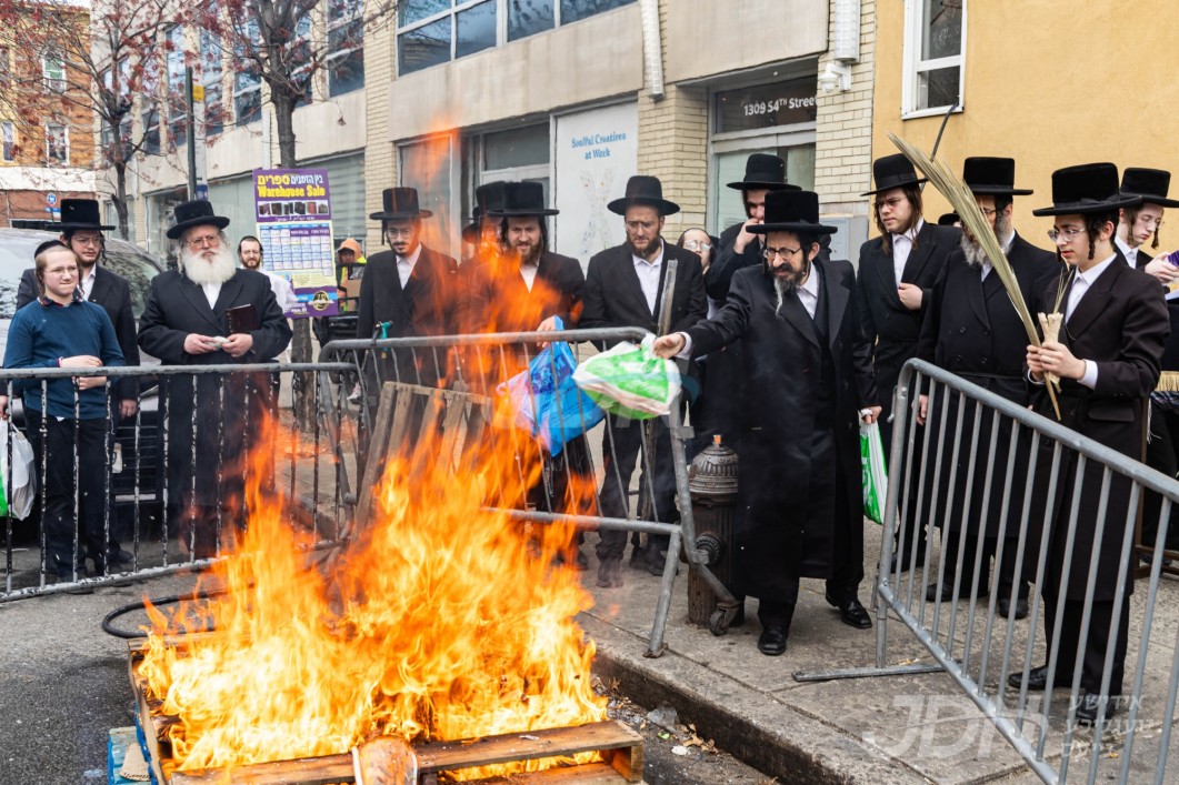 פסח אין חצר הקודש סקולען