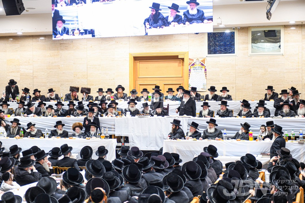 יארצייט פון הרה"ק מבעלזא זי"ע ביי האדמו"ר מבעלזא