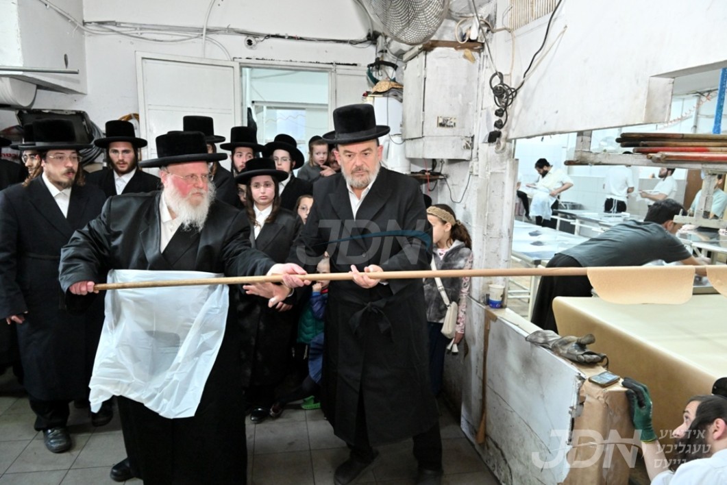 האדמו"ר מסאסוב ביים באקן מצות