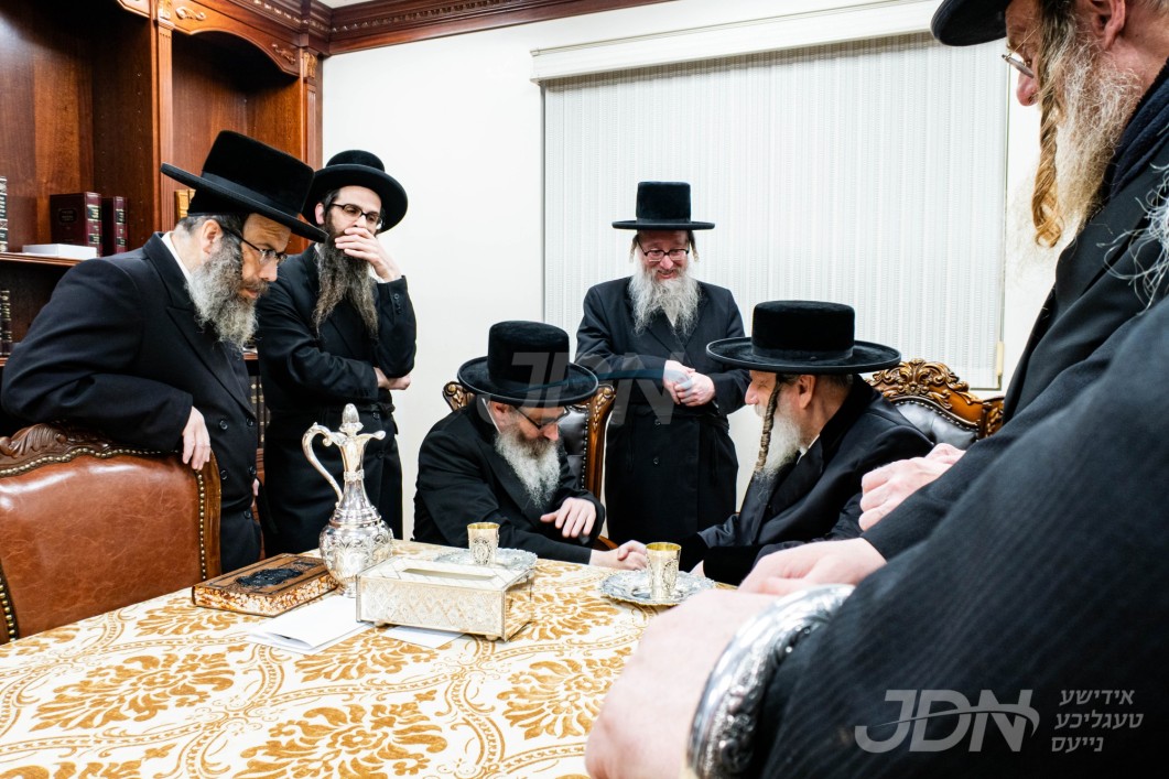 האדמו"ר מבורשטין באזוכט ביי האדמו"ר מראחמיסטריווקא