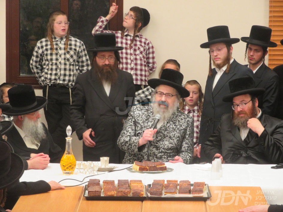 מעמד קבלת פנים פאר האדמו"ר מוויזניץ פון לאנדאן אין ביהמ"ד בעלזא אין הר יונה