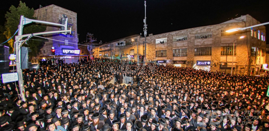 מסע הלוית אין בני ברק און אין ירושלים פון הגאון הגדול רבי דוד שמידל זצ"ל יו"ר אתרא קדישא