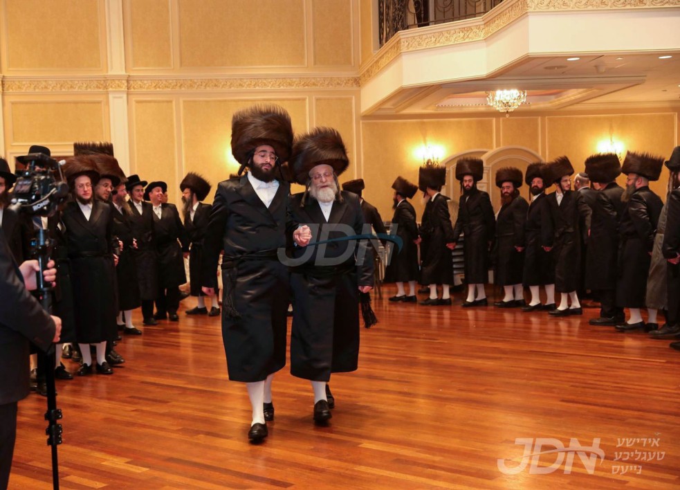 שמחת החתונה פון החתן בן הגה"צ אבד"ק טאקאי