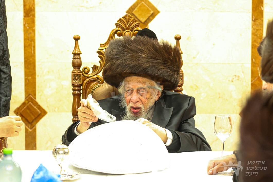 פסח אין חצר הקודש קאפיטשניץ