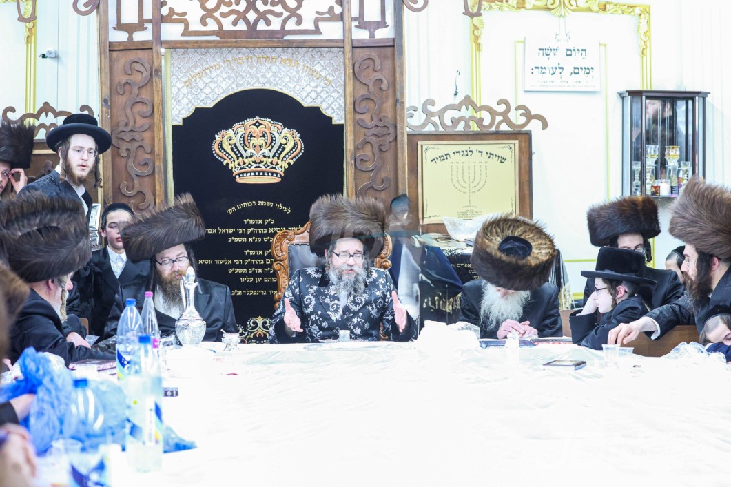 פסח אין חצר הקודש סקולען פון ירושלים