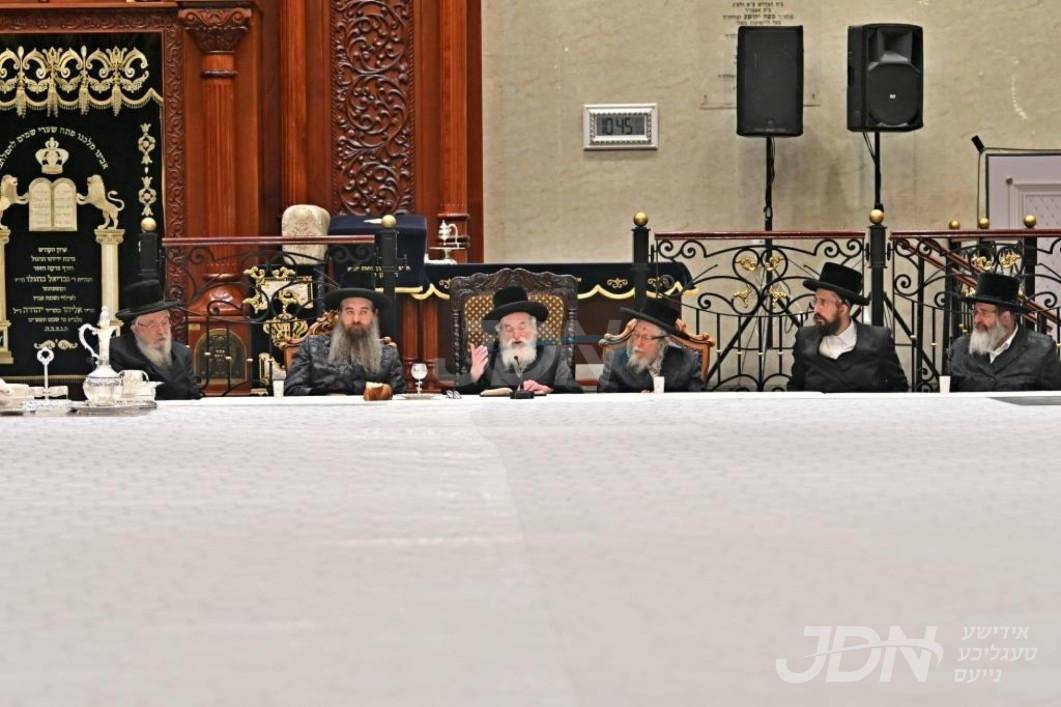 יארצייט פון הרה"ק בעל ישועות משה מוויזניץ זי"ע ביי בנו האדמו"ר מוויזניץ