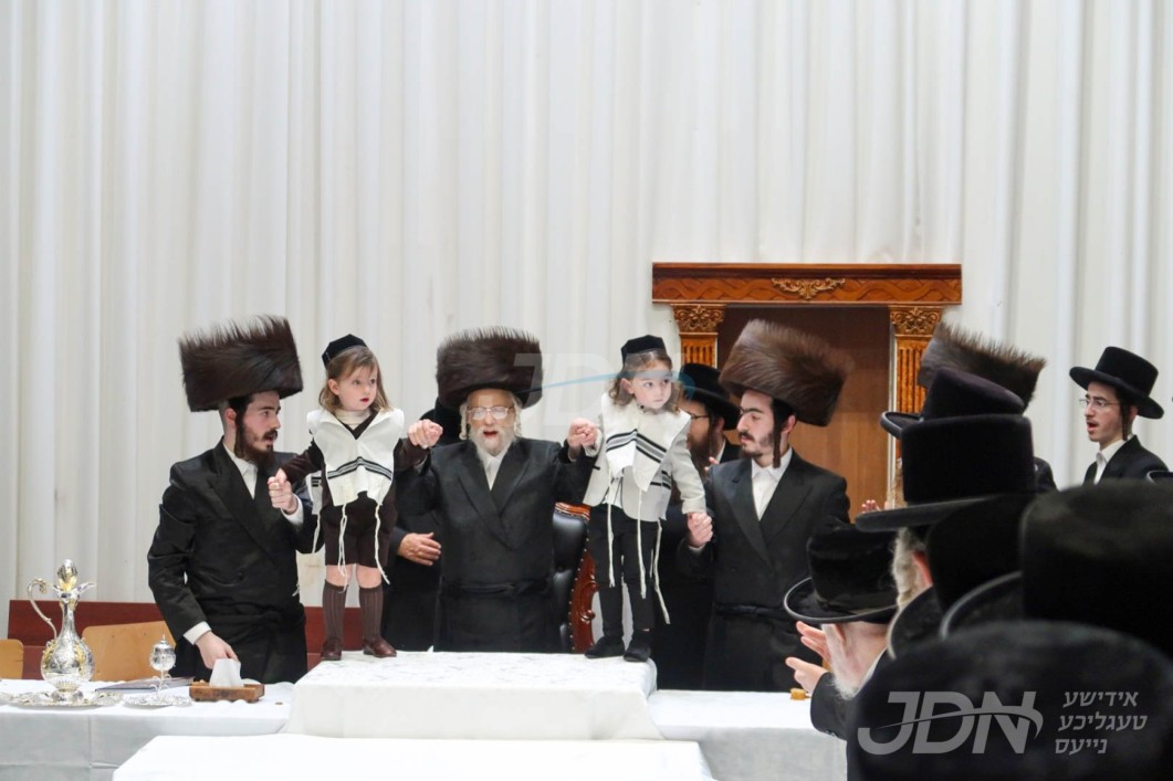 שמחת החאלאקע פון אור אייניקלעך פון האדמו"ר מסערט וויזניץ