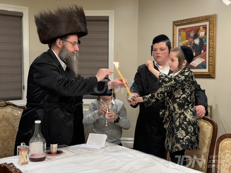 האדמו"ר מטאלנא ביי הבדלה מוצש"ק אין שטוב פון העסקן ר' משה קאפף אין שיכון סקווירא