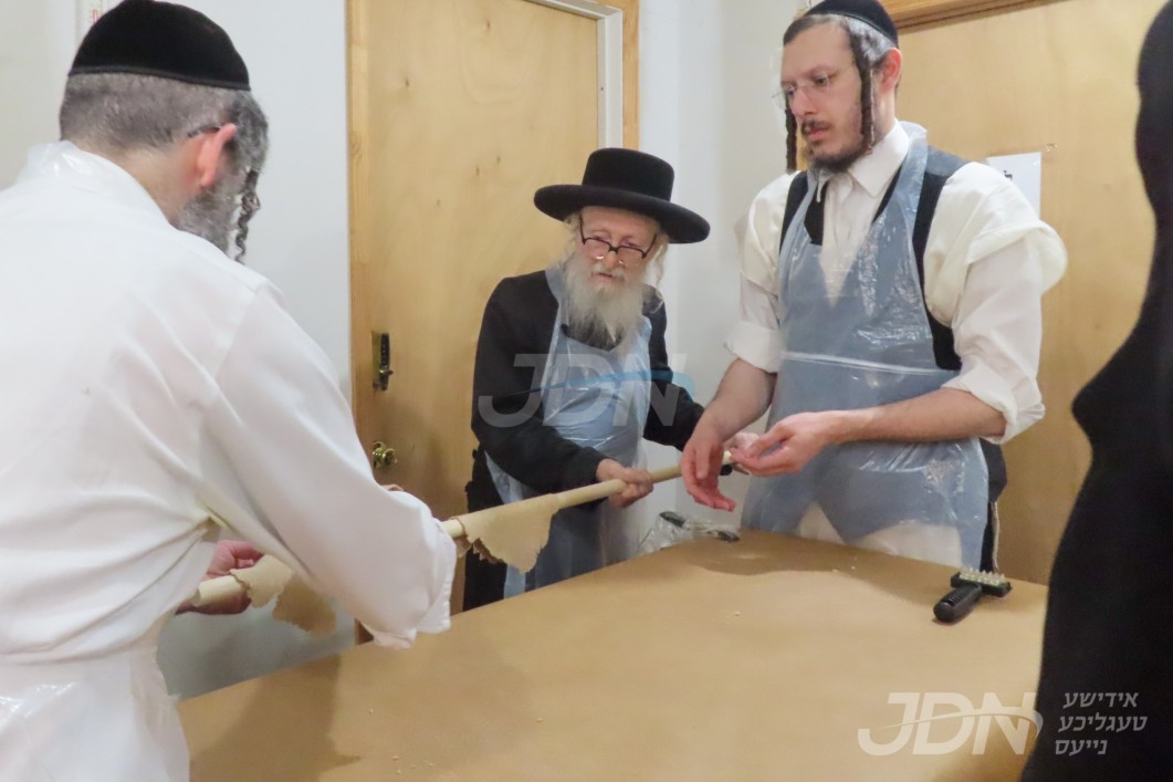 האדמו"ר מסערדאהעלי ביים באקן מצות