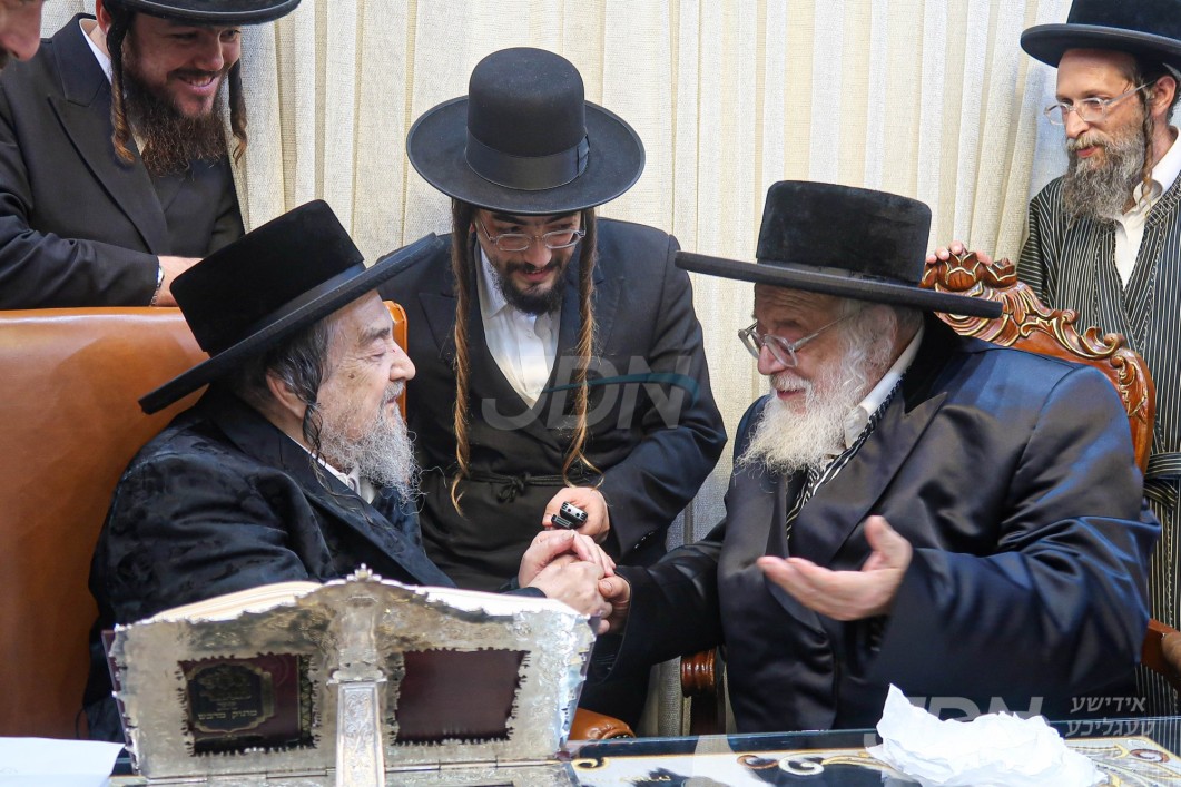 גדולי ישראל באזוכן ביי הגה"צ רבי יעקב מאיר שעכטער לברך ולהתברך צום נייע יאר הבעל"ט