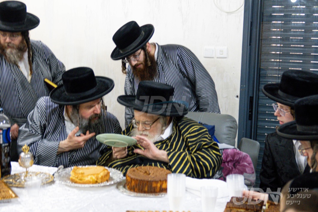 שמחת הווארט פון אור אייניקלעך פון האדמו"ר מתולדות אברהם יצחק, אייניקלעך פון בנו הגה"צ ר"י תולדות אברהם יצחק