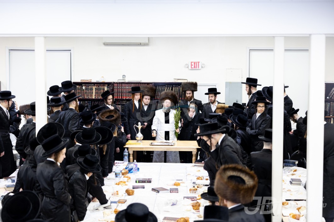 האדמו"ר מקרעטשניף סיגעט וויליאמסבורג מוצש"ק אין ישיבת זידיטשויב פרעמיסלא אין מאנסי