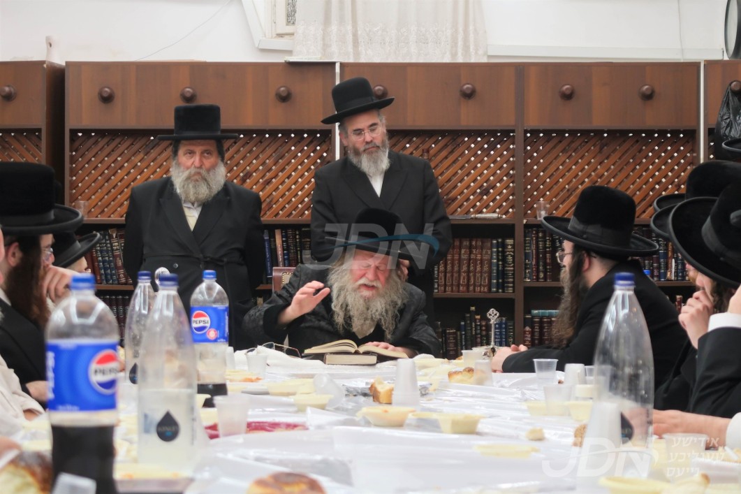 יארצייט פון הרה"ק בעל אמרי אש ממאדזיץ זי"ע ביי האדמו"ר מקאזמיר