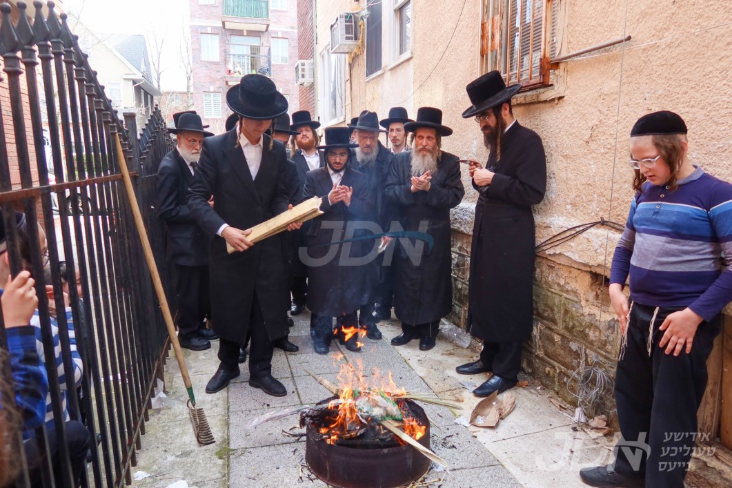 פסח אין חצר הקודש אונגוואר