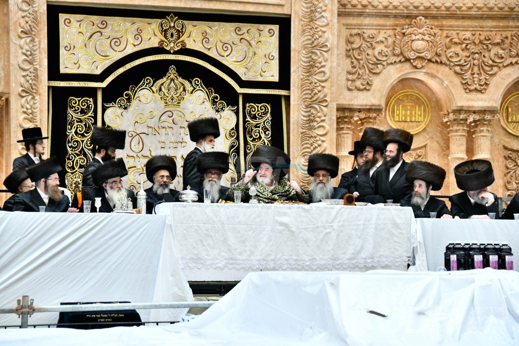 פורים אין חצר הקודש וויזניץ