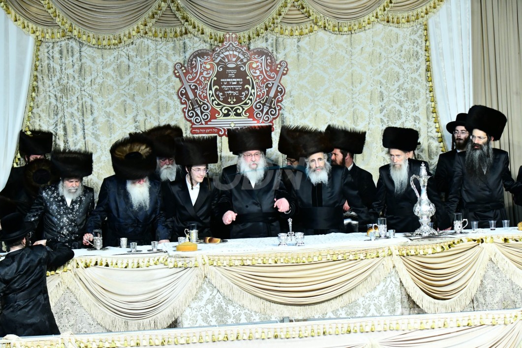 ווידעא: שמחת החתונה פון אן אייניקל פון האדמו"ר מנדבורנה