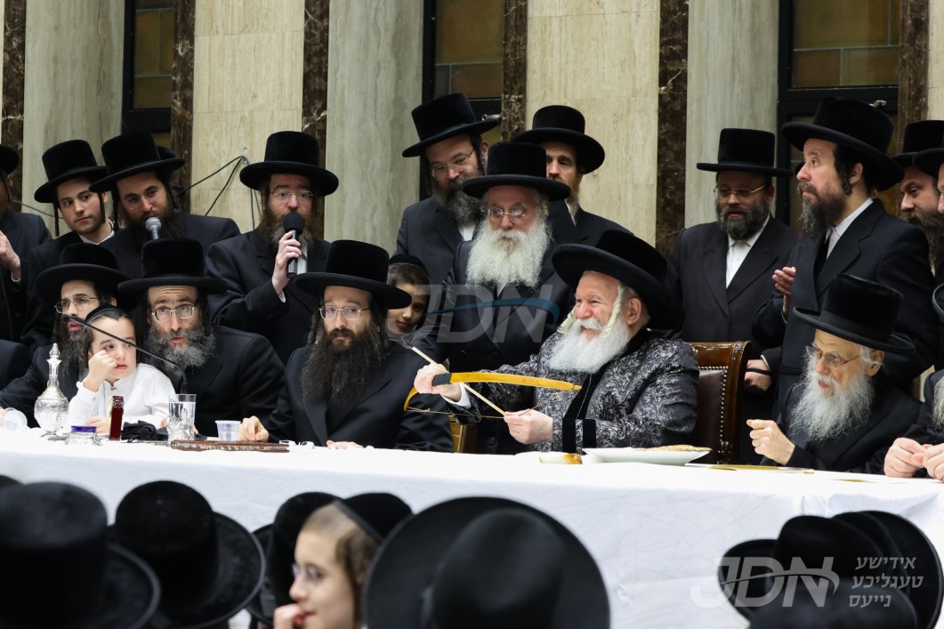 האדמו"ר מבאבוב ביים טיש ל"ג בעומר