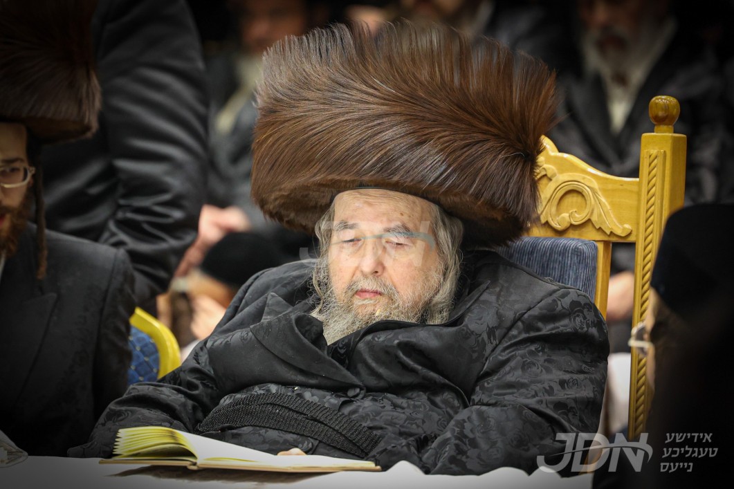 האדמו"ר מבעלזא געבענטשט גומל דעם שבת, נאכן דורכגיין אן אפעראציע א יאר צוריק מיט הצלחה