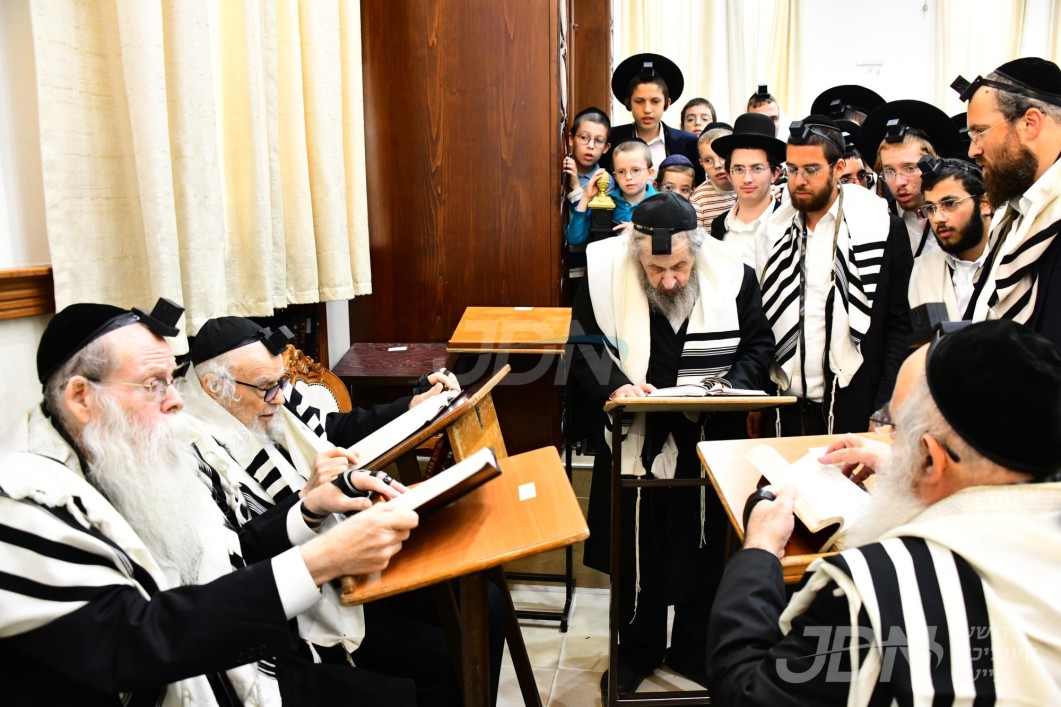 ראשי ישיבת סלבודקה ביי התרת נדרים ערב ראש השנה