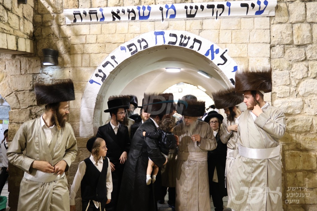 האדמו"ר מפינסק קארלין מוצש"ק אין אתרא קדישא מירון