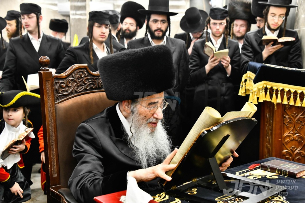 פורים אין חצר הקודש אלכסנדר