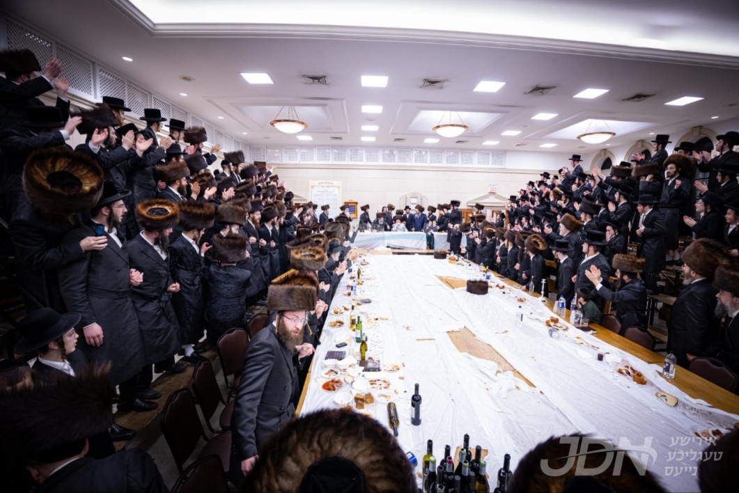 פורים אין חצר הקודש ספינקא