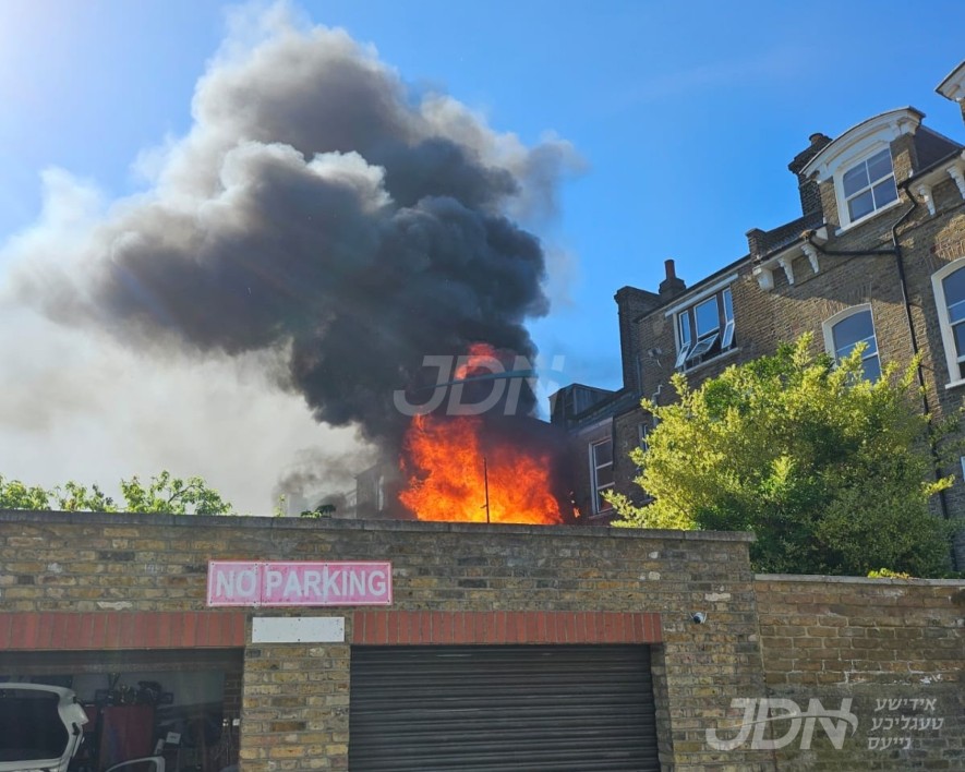 העלישע פייער ברענט ביי די באקאנטע ישיבת "מתיבתא" אין לאנדאן