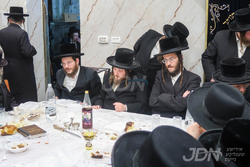 יארצייט פון הרה"ק רבי דוד צבי שלמה מלעלוב זי"ע ביי האדמו"ר מלעלוב
