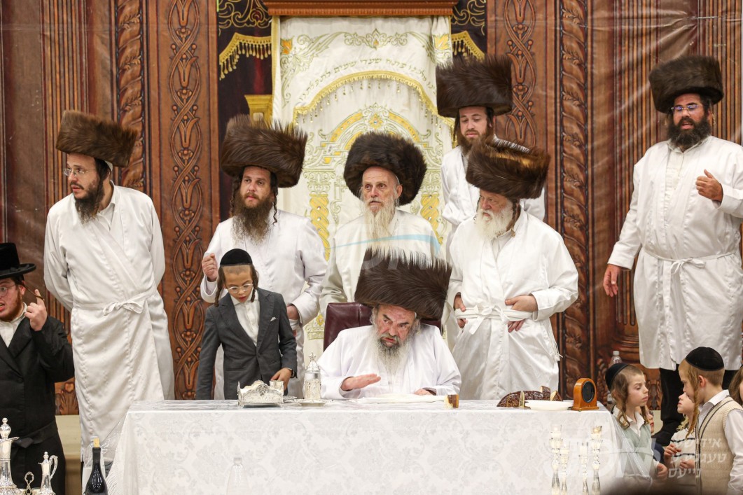 ערב און מוצאי יום כיפור אין חצר הקודש לעלוב