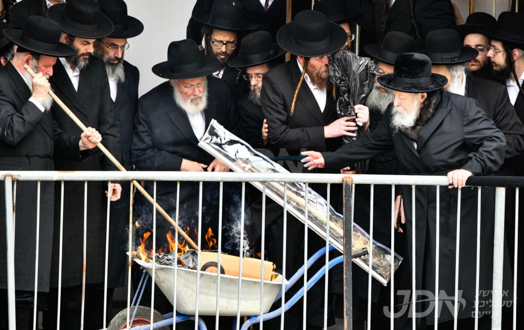 האדמו"ר מגור ביי שריפת חמץ