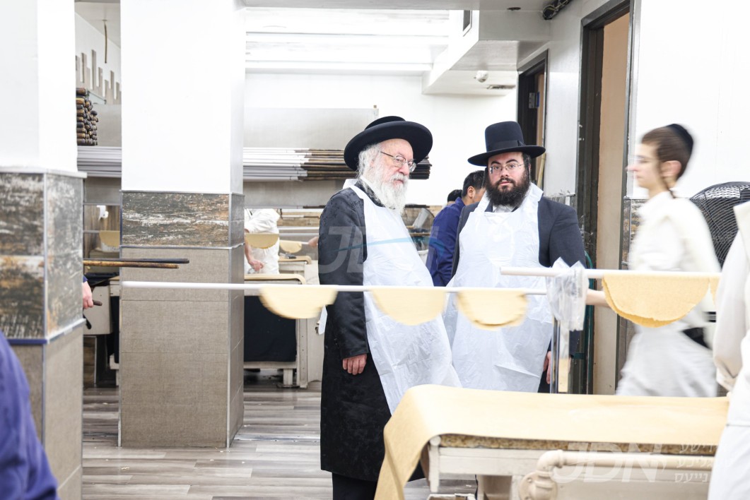 האדמו"ר מוויען ביים באקן מצות