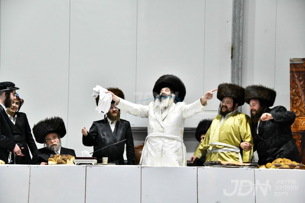 פורים אין חצר הקודש זוטשקא