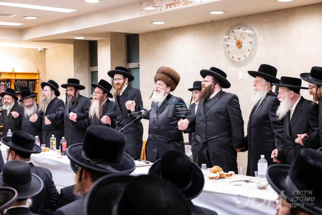 האדמו"ר מבורשטין ביים טיש ל"ג בעומר