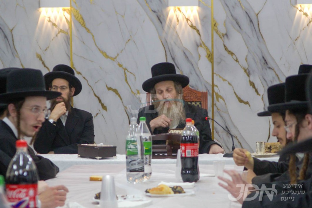 האדמו"ר מאונגוואר באזוכט אין ישיבת בית שערים אונגוואר אין ירושלים
