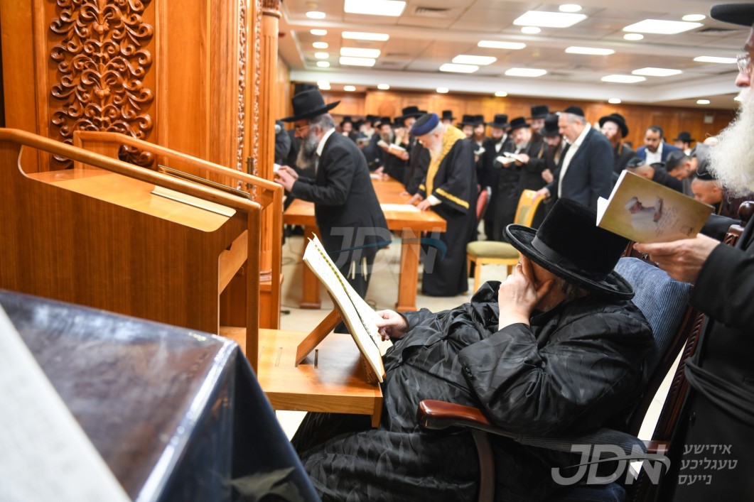 ערשטמאליגע מעמד "אמירת סליחות" אויפן ספרדישן שטייגער, וועט פארקומען היינט אין ביהמ"ד הגדול בעלזא אין ירושלים
